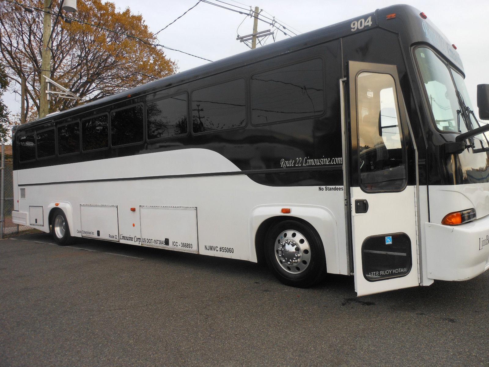 Limo For Sale >> 2004 Freightliner 40’ Tuxedo Limousine Coach Bus 44 pax for sale Limo For Sale >> 2004 Freightliner 40’ Tuxedo Limousine Coach Bus 44 pax for sale