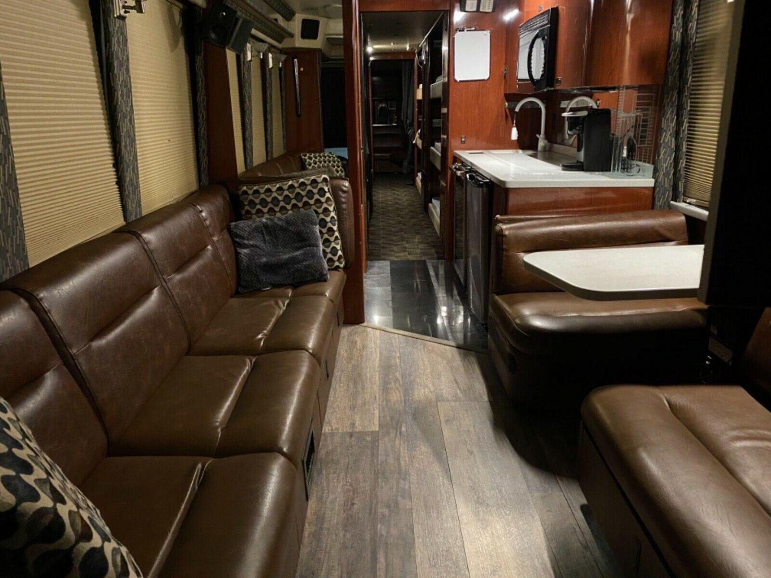 Prevost H Entertainer With Shower For Sale