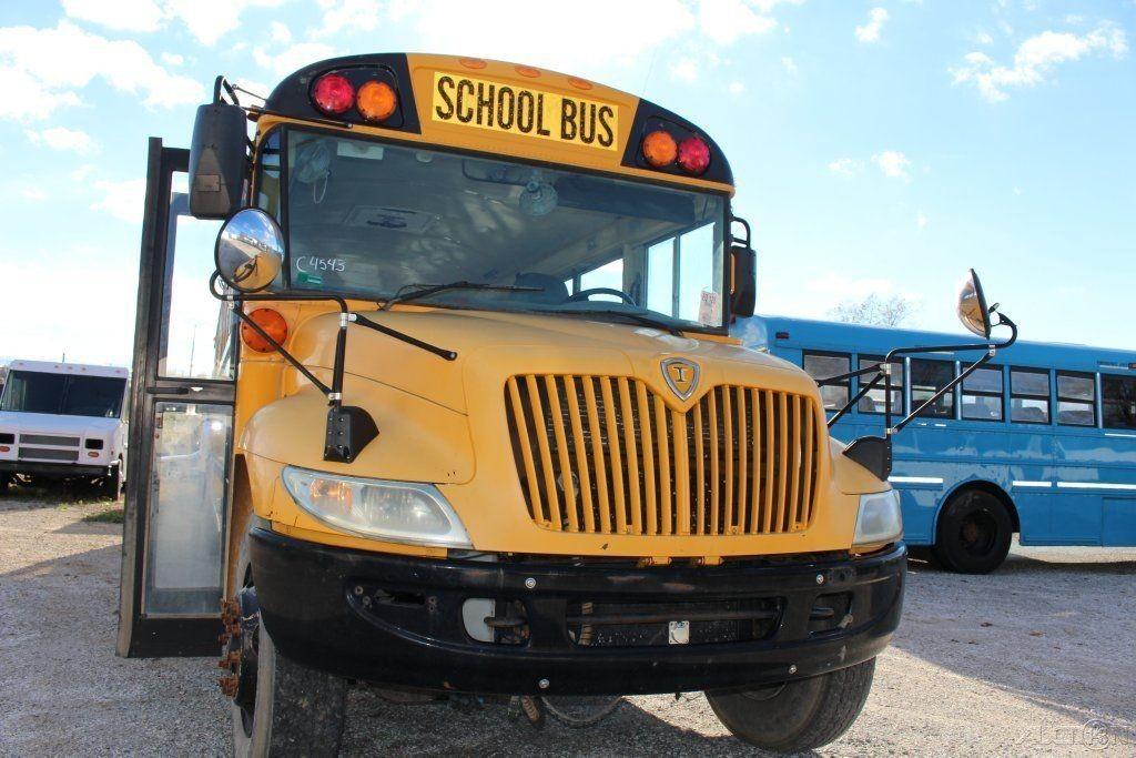 2005 International CE200 School Bus