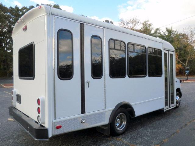 2006 Ford E450 Non CDL Wheelchair Shuttle Bus For Church School Adults Seniors Mobility / Handicapped