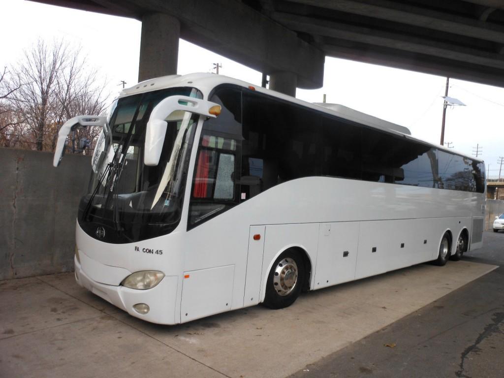 2007 BCI 45 Falcon 56 Passenger White Coach Bus