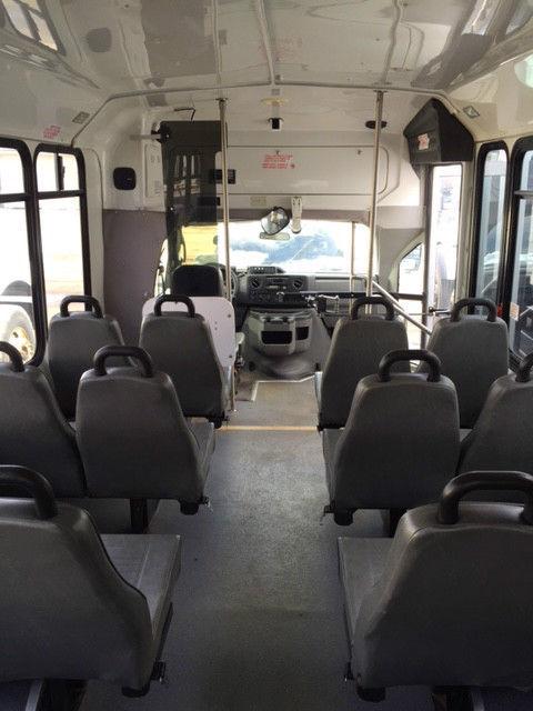 2009 Ford E450 Shuttle Bus