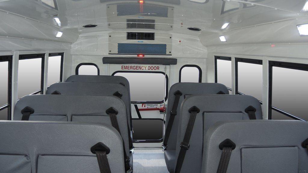 2015 Chevrolet Starcraft 14 Passenger Child/Daycare Bus