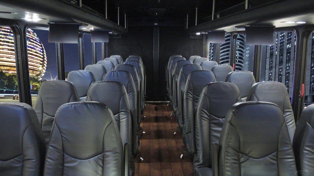 2015 Ford Starcraft 28 Passenger + Luggage Shuttle Bus