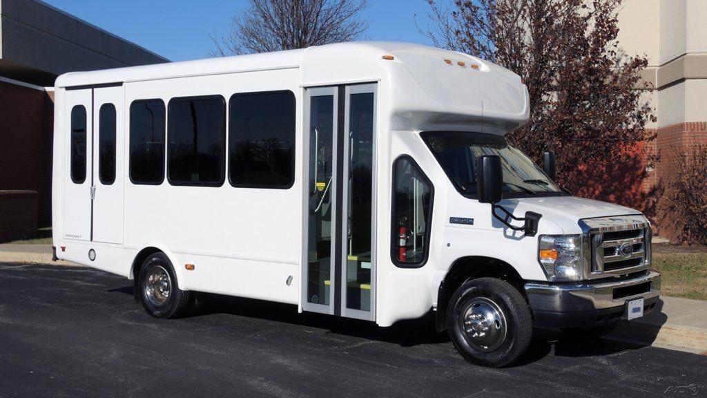 2016 Ford Starcraft 12 Passenger+2 Wheelchair Spaces Bus