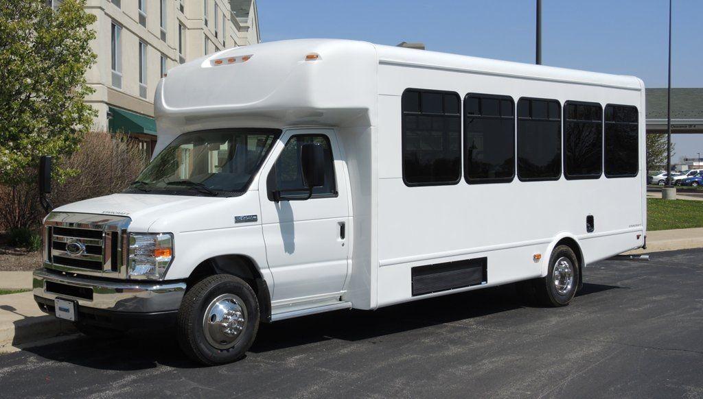 2016 Ford Starcraft 25 Passenger Bus