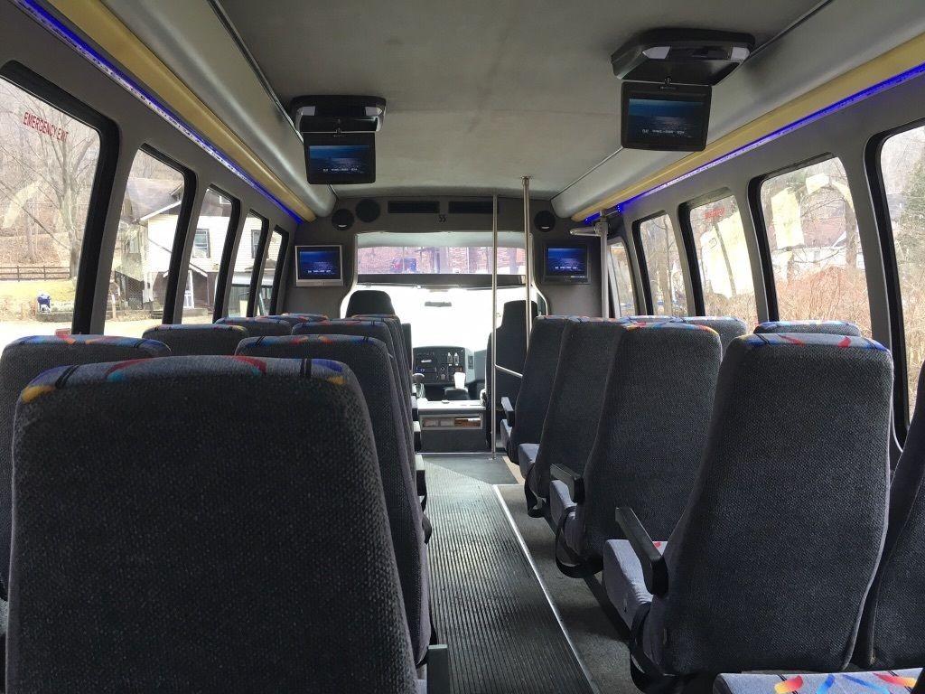 2003 International bus