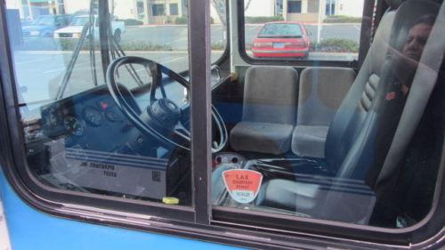 2006 Eldorado Party limo Bus 28 Pass