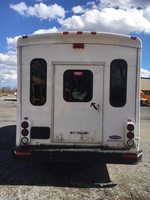 2008 Ford / Starcraft / V10 Gas Engine /24 Pass. /shuttle Bus/