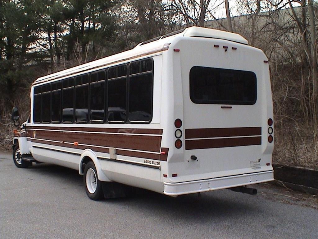 2009 Chevy Eldorado Shuttle Bus 29 33 Pass