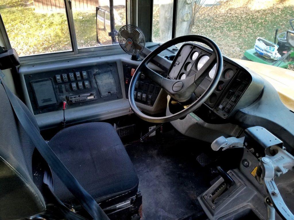 2001 Freightliner FS-65 – Running and clean title