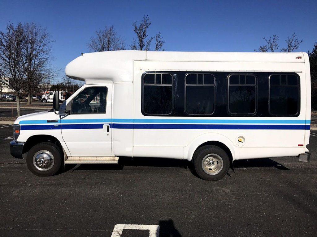 2009 Ford E350 in Excellent Condition