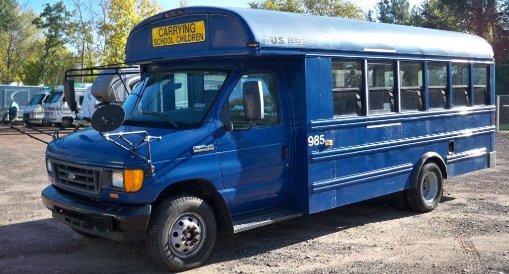 FORD E450 24 Passenger School BUS – DRIVES GREAT