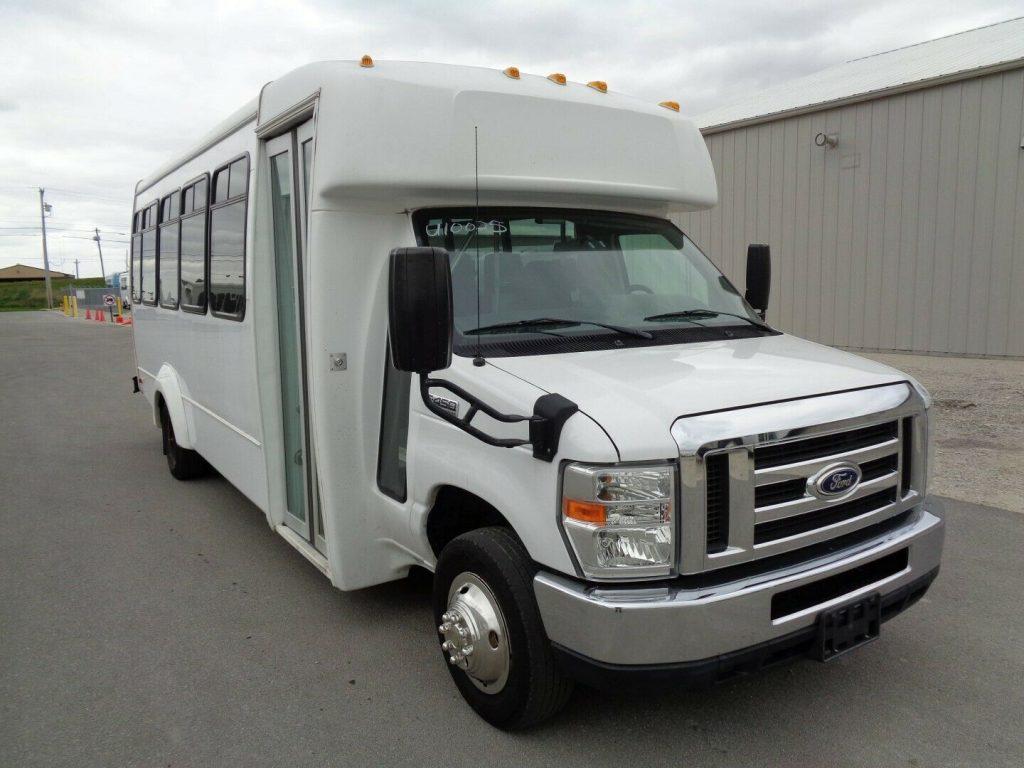 2015 Ford E450 Elkhart Coach 25 Passenger Shuttle