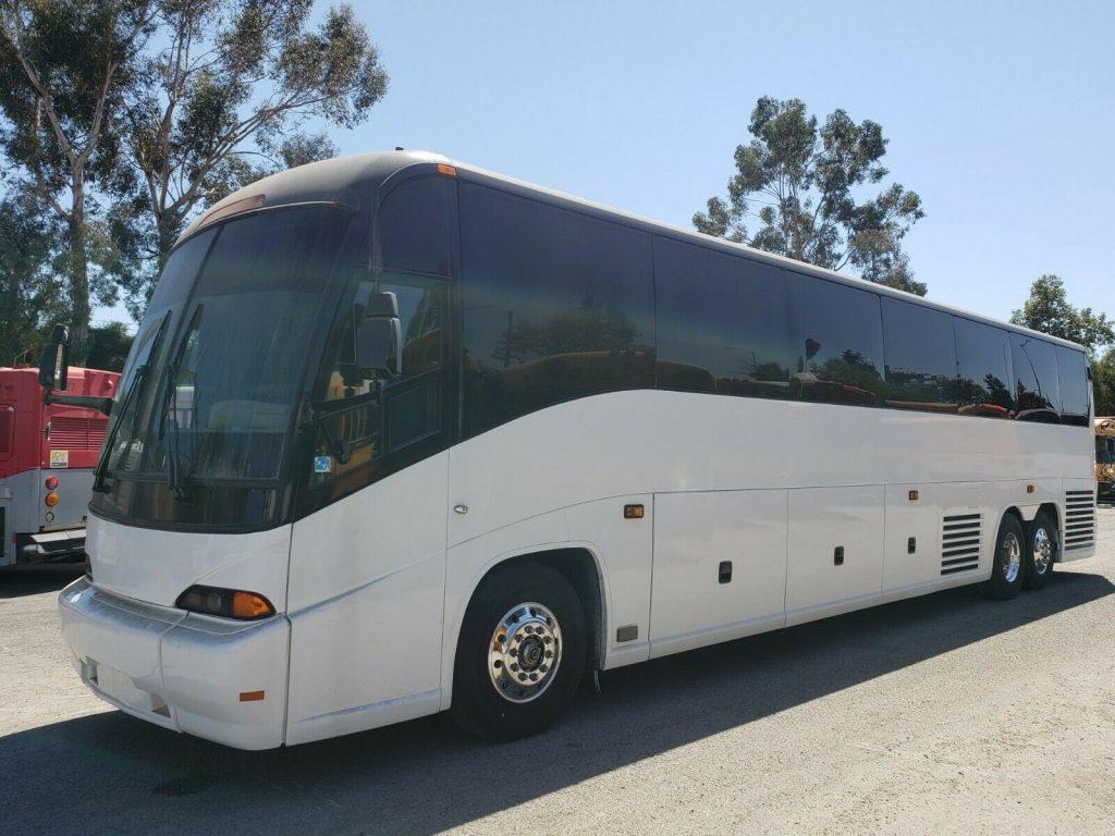 2003 MCI J4500 54 Passenger Coach Bus