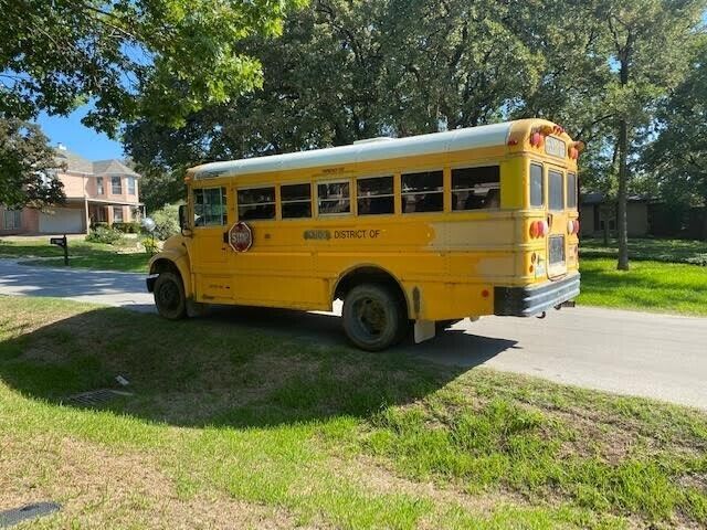 2003 AMTR school bus