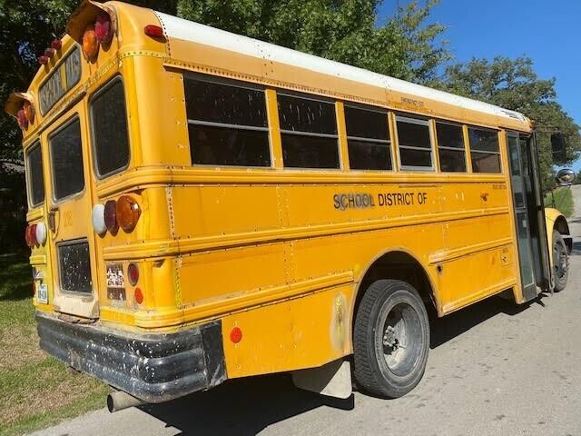 2003 AMTR school bus