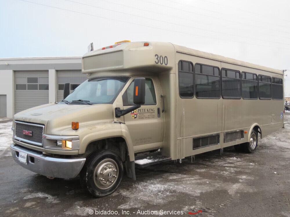 2006 GMC C5 30 Passenger Van Bus Wheelchair Lift V-8 6.6L Diesel