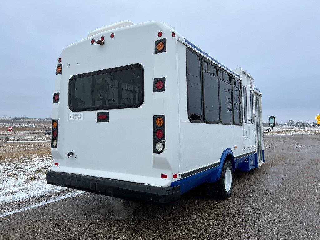 2013 Ford E-450 16 Passenger Paratransit Shuttle Bus