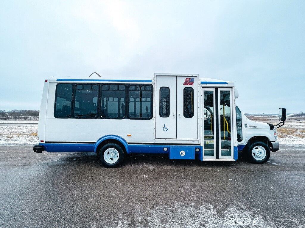 2013 Ford E-450 16 Passenger Paratransit Shuttle Bus