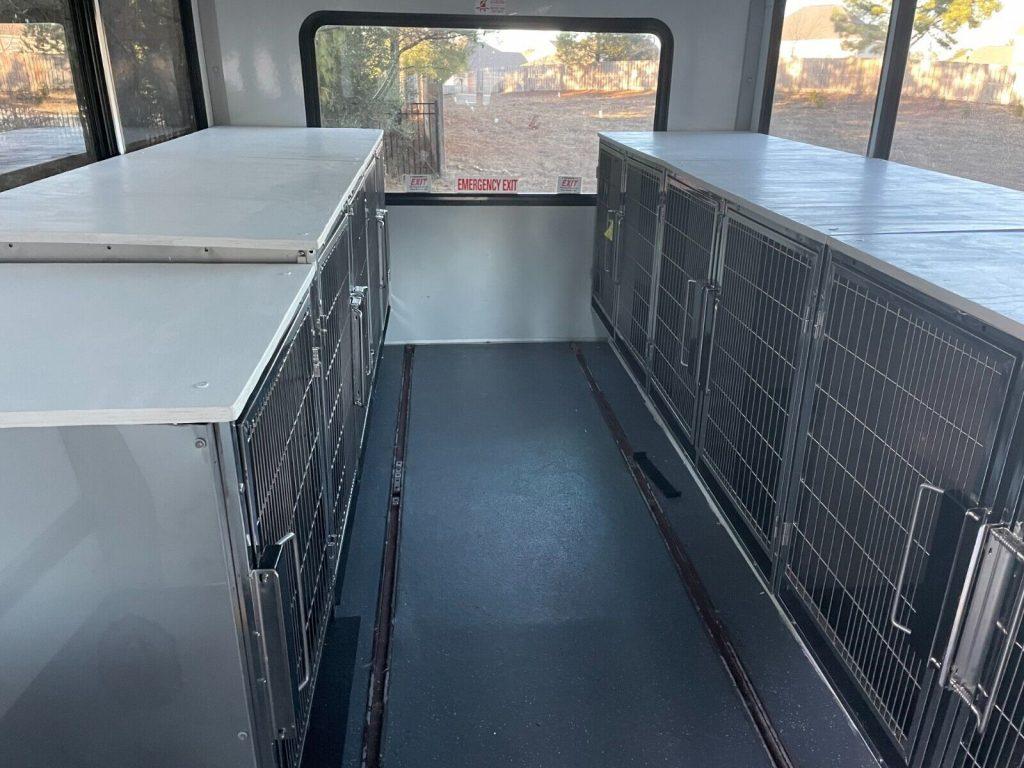 2018 Starcraft Dog Transport Minibus