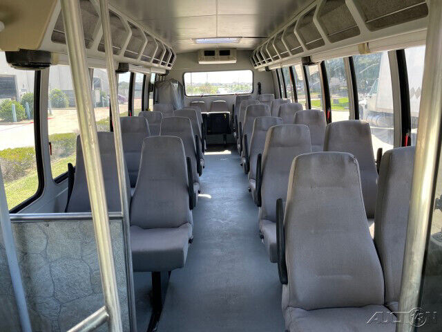 2011 International 4300 DuraStar 25 Passenger Shuttle Wheel Chair Lift Party Bus