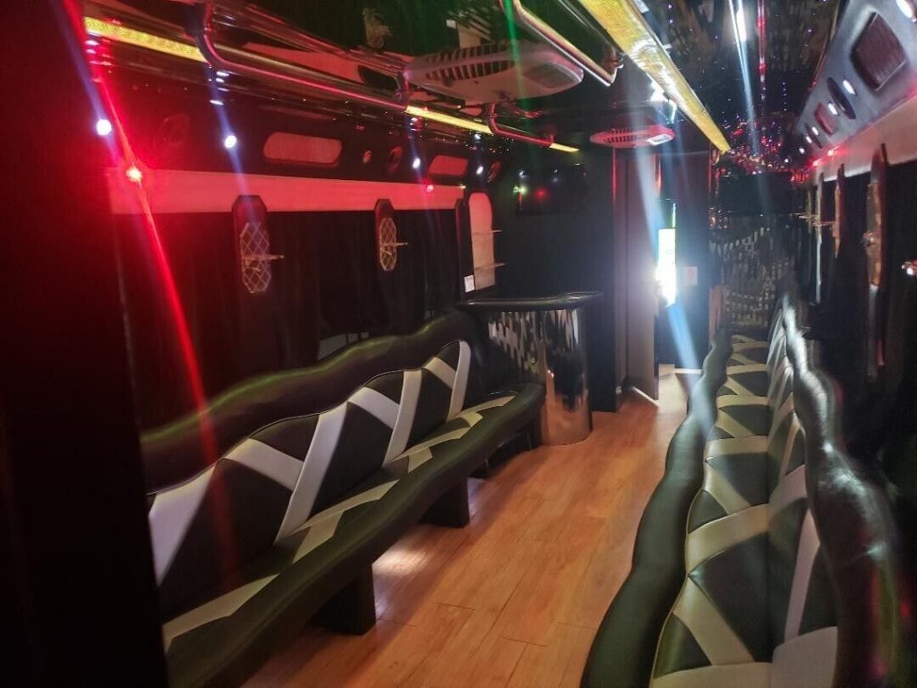 2008 Freightliner Party bus CT Coach
