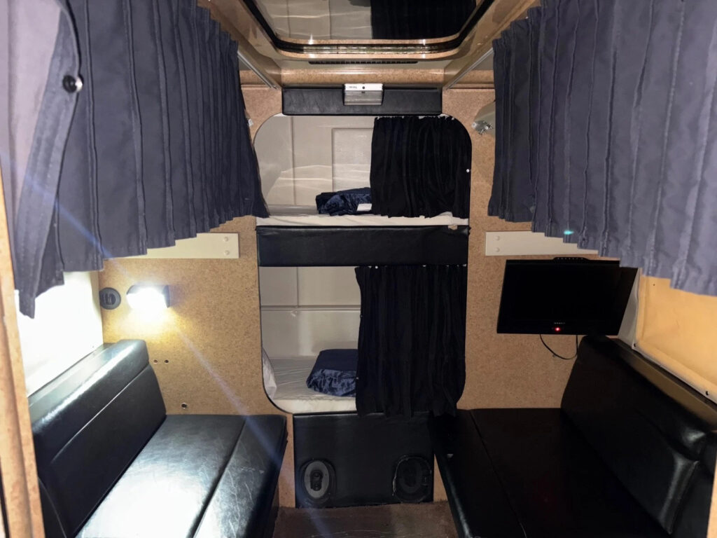 2001 Prevost H3-45 Bus Entertainer Motorhome