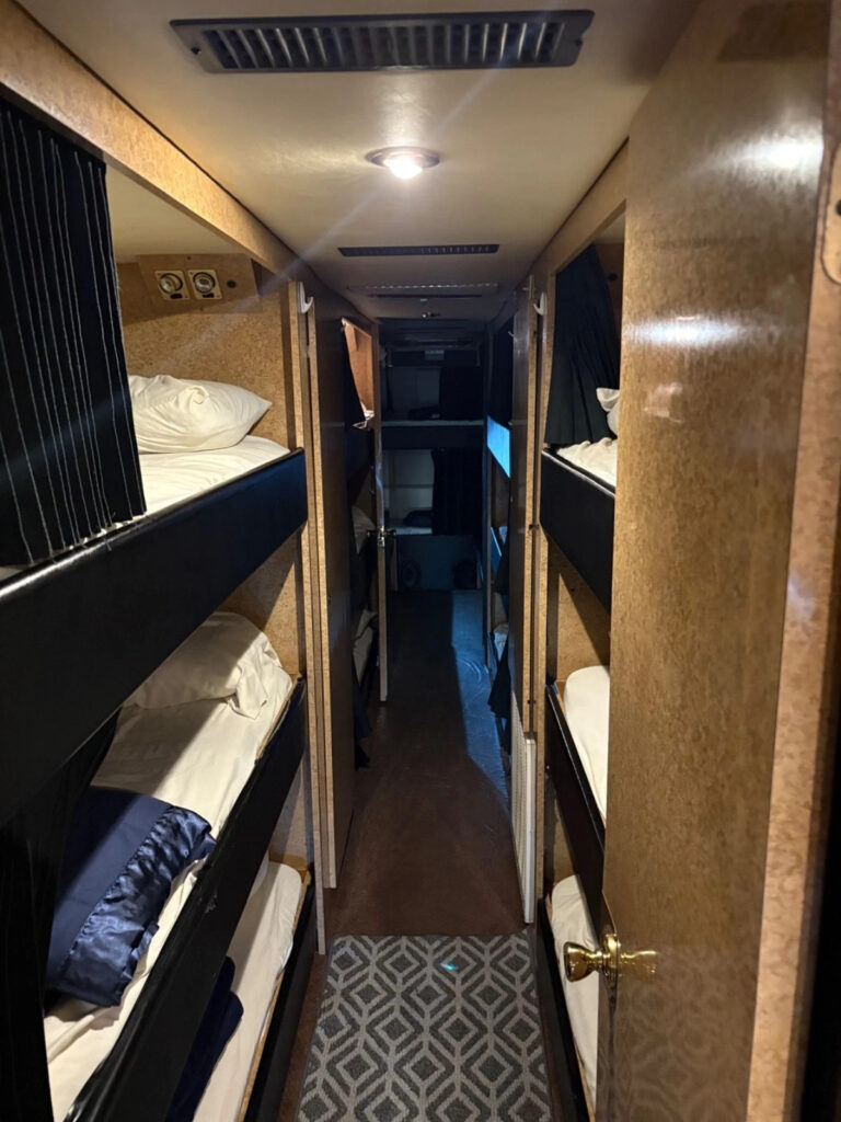 2001 Prevost H3-45 Bus Entertainer Motorhome