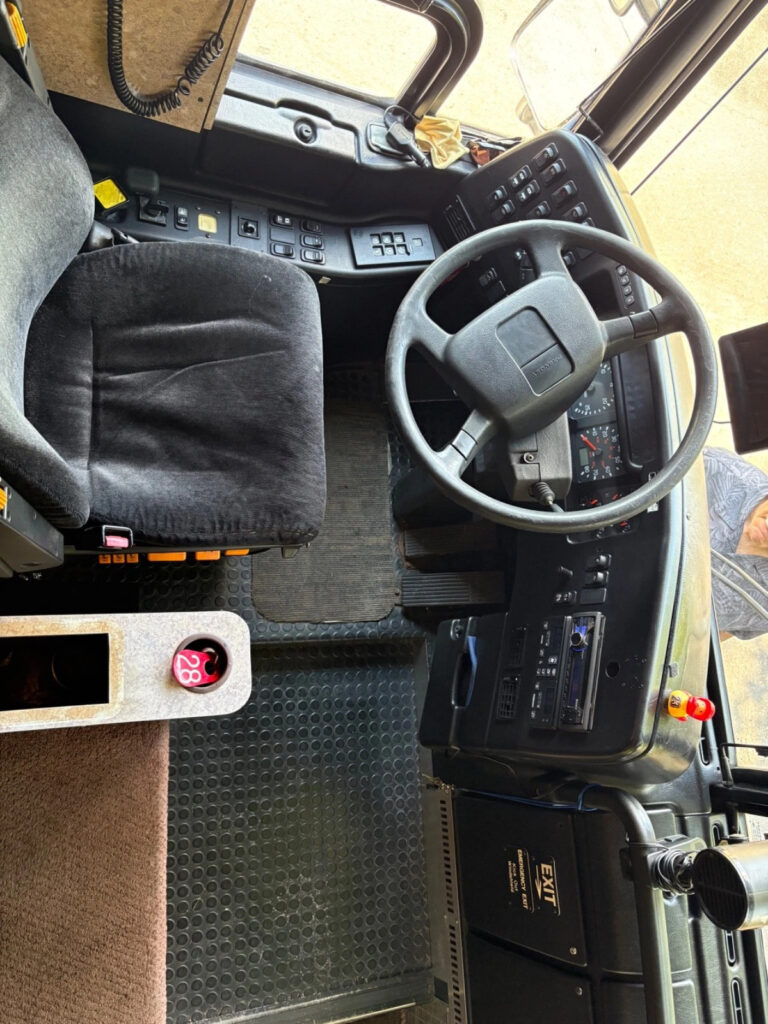 2001 Prevost H3-45 Bus Entertainer Motorhome