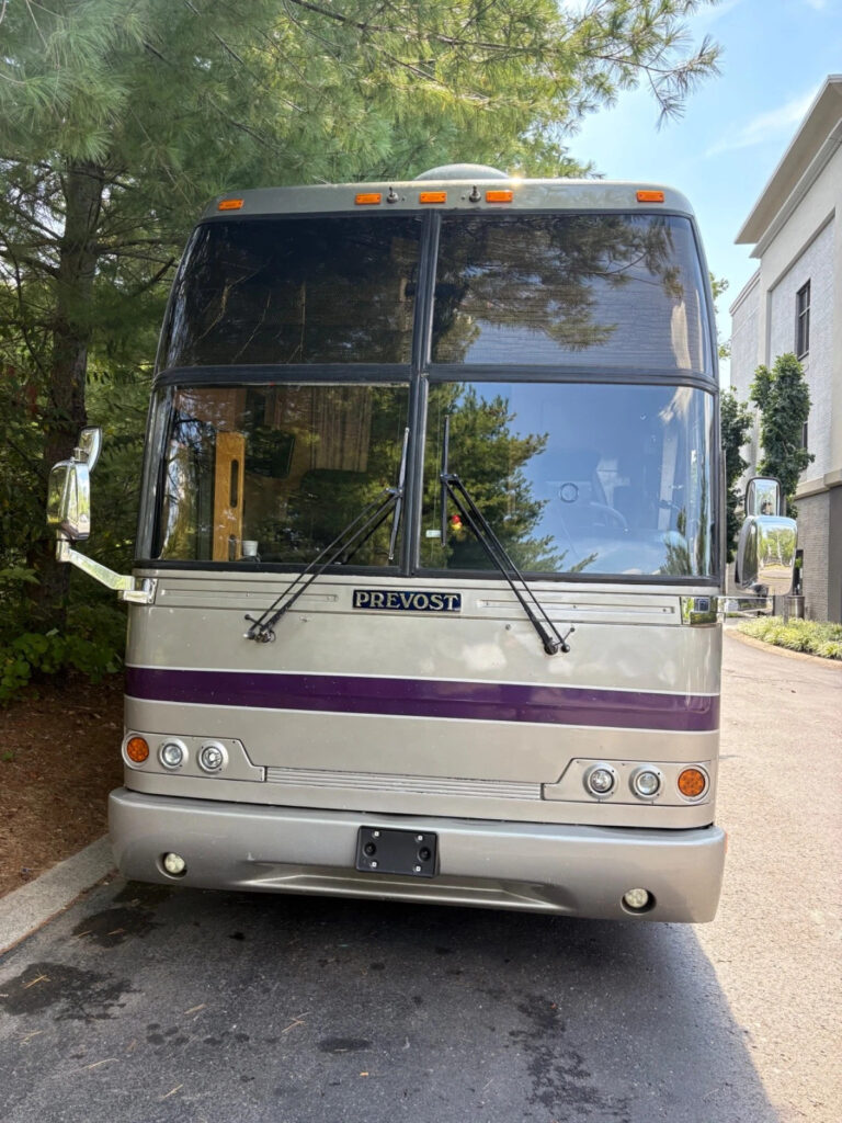 2001 Prevost H3-45 Bus Entertainer Motorhome