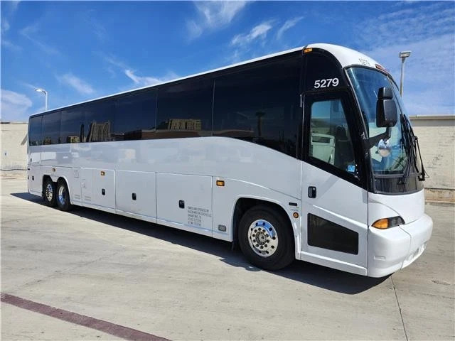 2009 MCI J 4500 56 pax