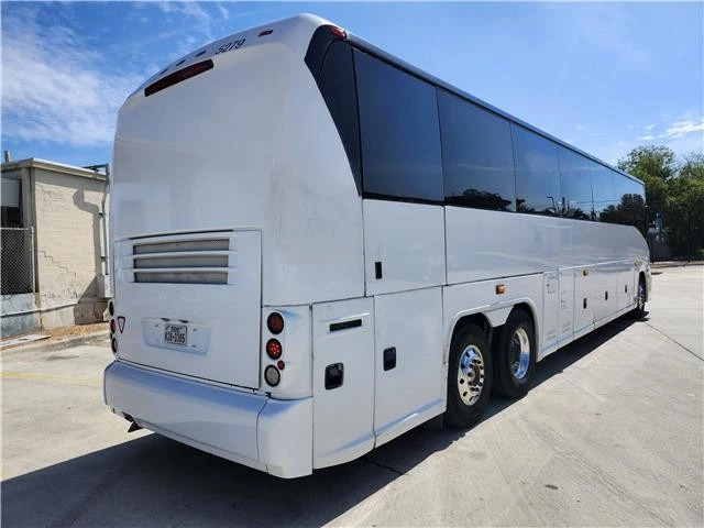 2009 MCI J 4500 56 pax