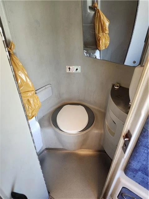 2009 MCI J 4500 56 pax