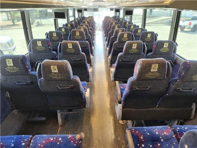 2009 MCI J 4500 56 pax