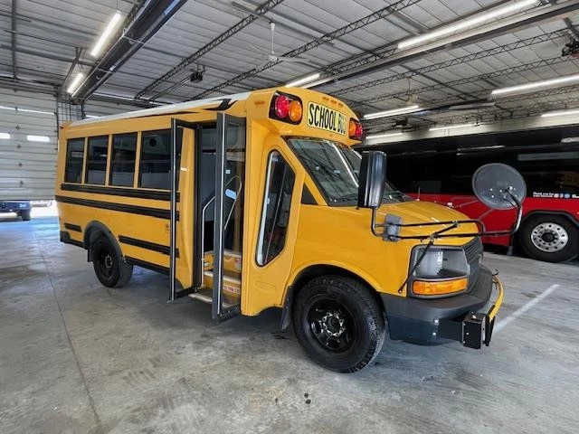 2013 Chevrolet Blue Bird Microbird 20 passenger School Bus