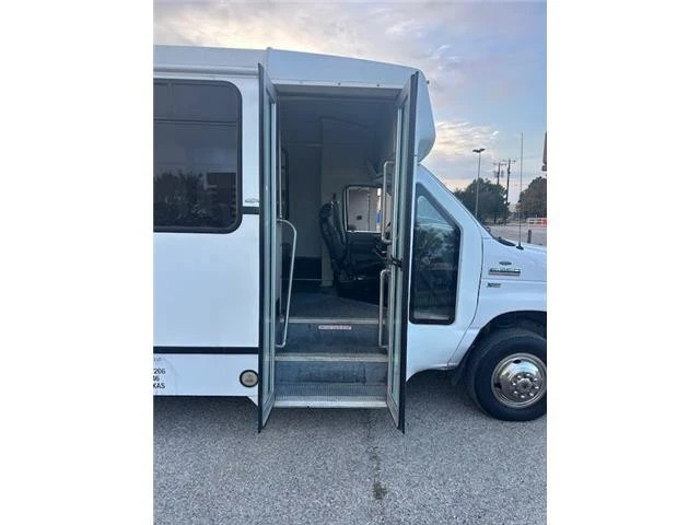 2013 Ford E 350 – 15 Pax ADA Shuttle -bus # 18-011	– in Dallas TX –	144 K GAS
