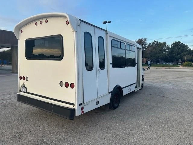 2013 Ford E 350 – 15 Pax ADA Shuttle -bus # 18-011	– in Dallas TX –	144 K GAS