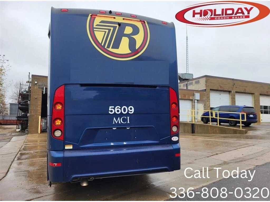 2015 MCI J4500 full-size coach bus