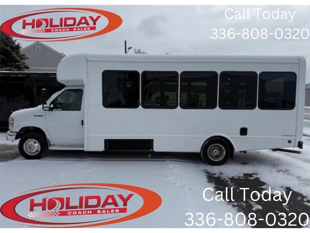 2019 Ford E450 shuttle bus